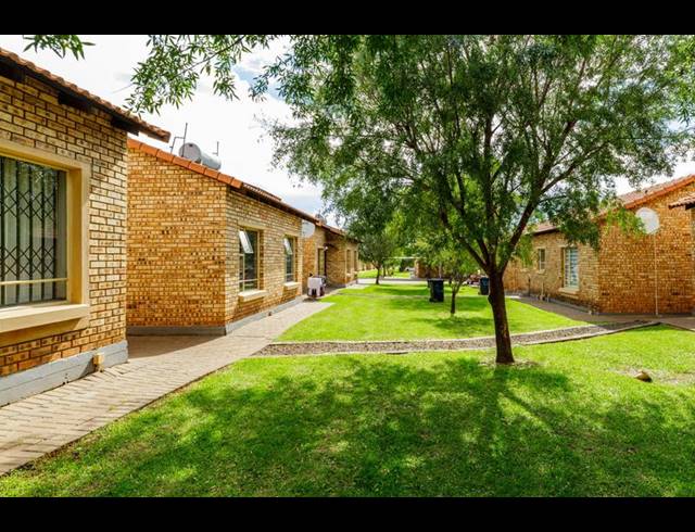 2 BEDROOM COMPLEX FOR SALE IN DAWN PARK